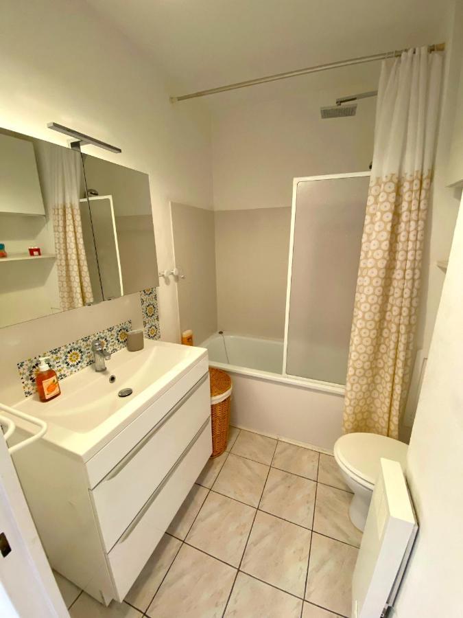Appart 4 Pers Dans Residence Avec Piscine A 10 Min De La Plage Sanary-sur-Mer Exterior photo